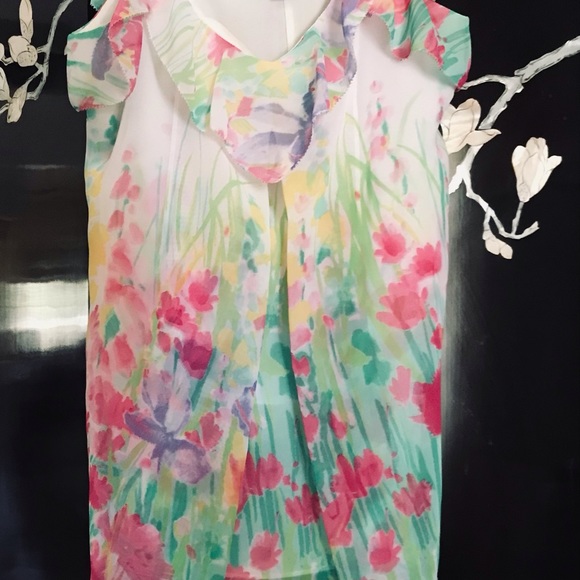 NWOT Soft, flowy spring color top - Picture 2 of 5
